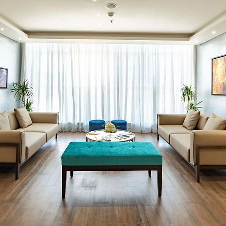 Radisson Blu Hotel, Jeddah Corniche מראה חיצוני תמונה A living room