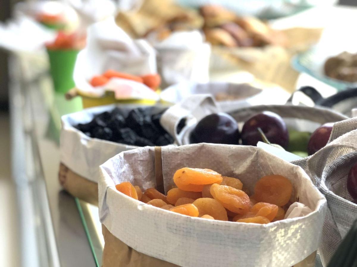 Radisson Blu Hotel, Jeddah Corniche מראה חיצוני תמונה Dried apricots