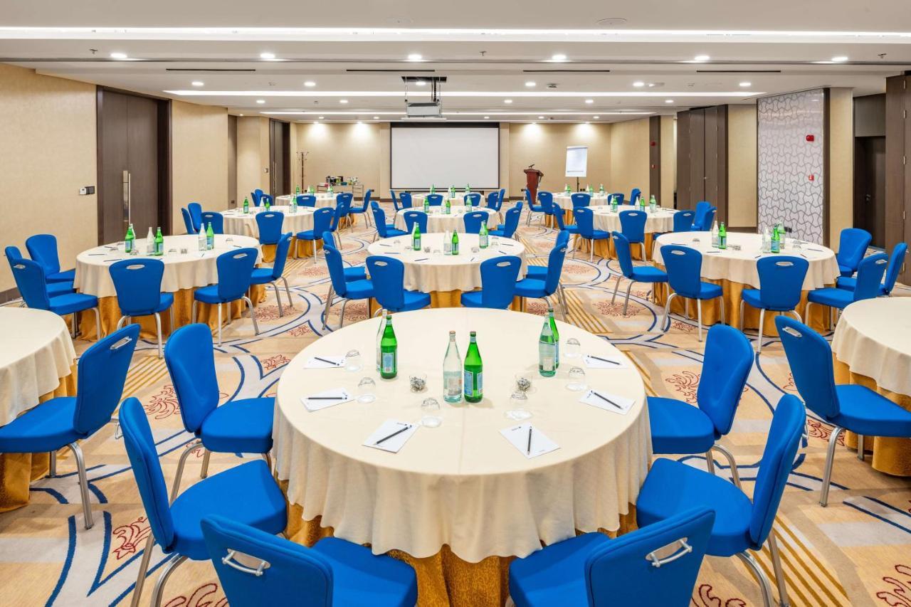 Radisson Blu Hotel, Jeddah Corniche מראה חיצוני תמונה Meeting room
