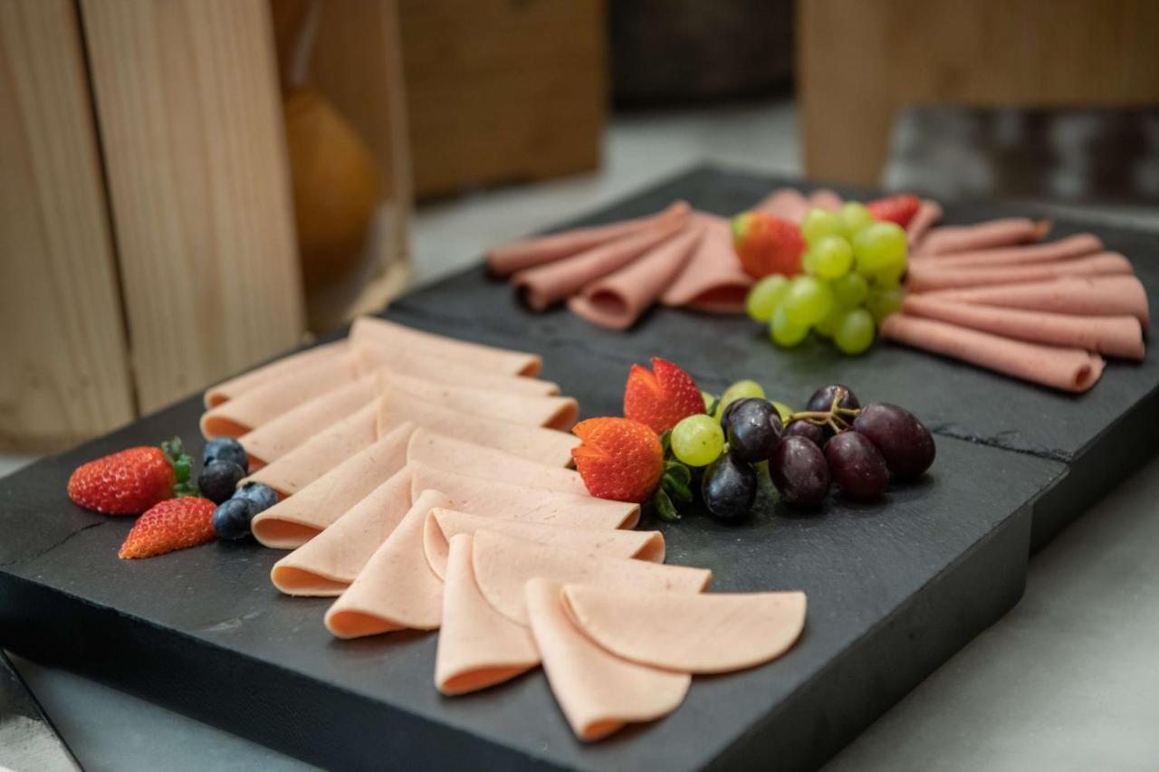 Radisson Blu Hotel, Jeddah Corniche מראה חיצוני תמונה Turkey ham