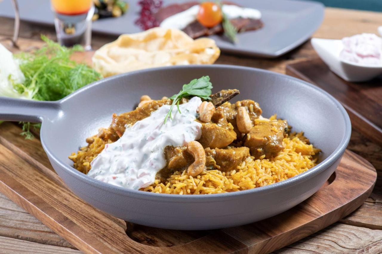 Radisson Blu Hotel, Jeddah Corniche מראה חיצוני תמונה Biryani