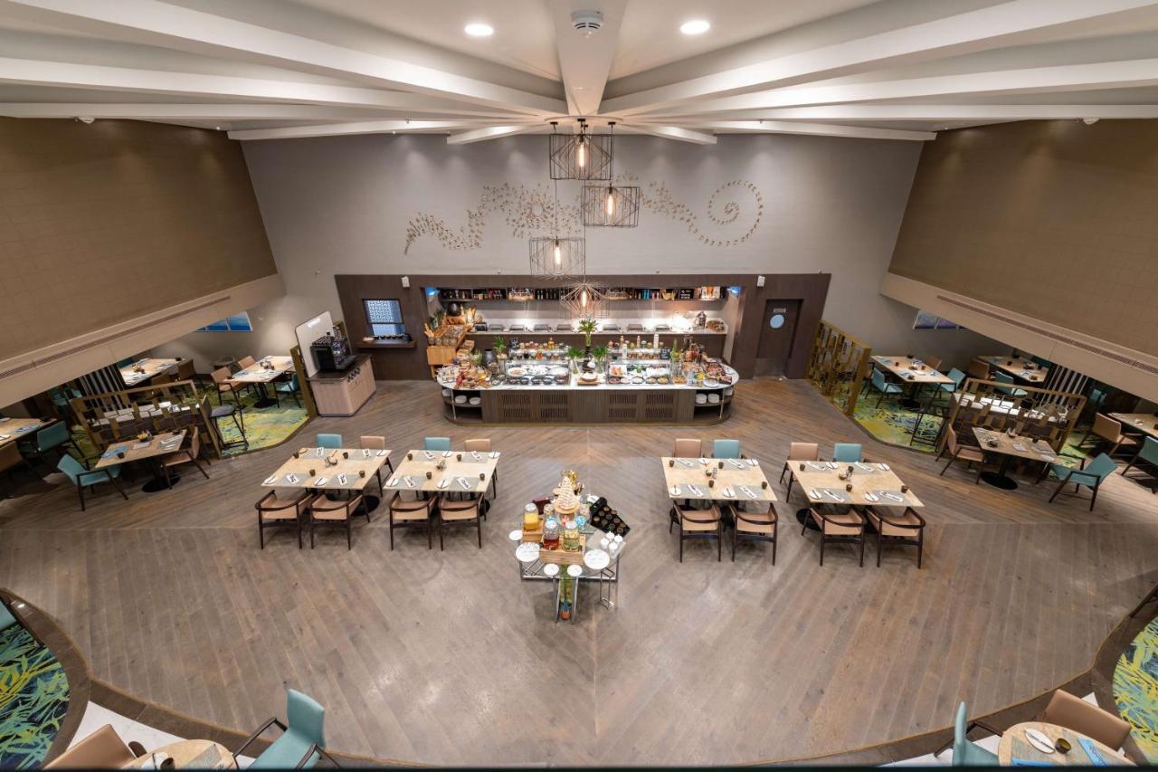Radisson Blu Hotel, Jeddah Corniche מראה חיצוני תמונה The restaurant
