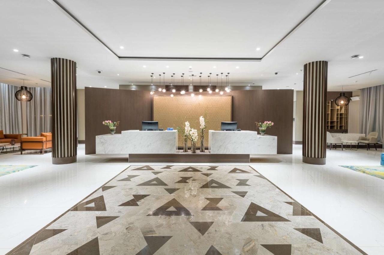 Radisson Blu Hotel, Jeddah Corniche מראה חיצוני תמונה Lobby