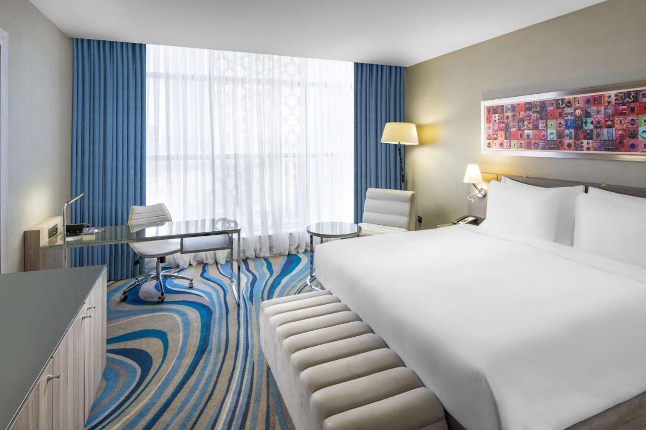 Radisson Blu Hotel, Jeddah Corniche מראה חיצוני תמונה A room at the hotel